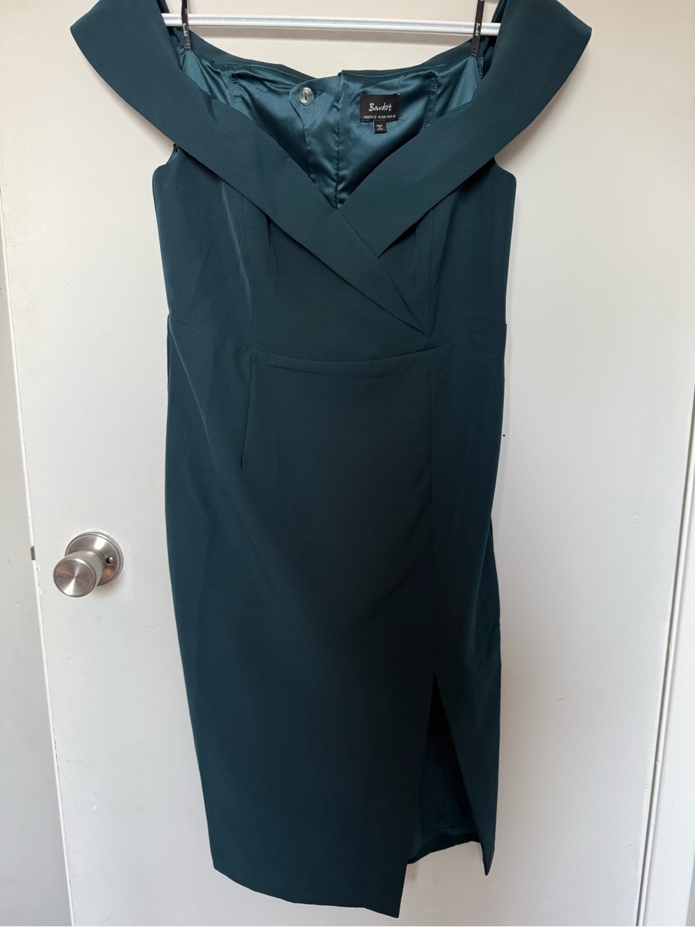 Women's emerald green V-Neck Sheath Dress